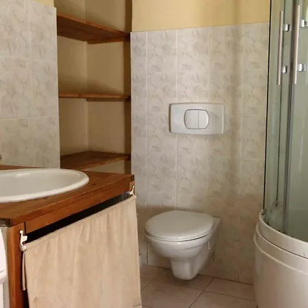 Ferme Equestre Les Coccinelles Farm stay Lurs